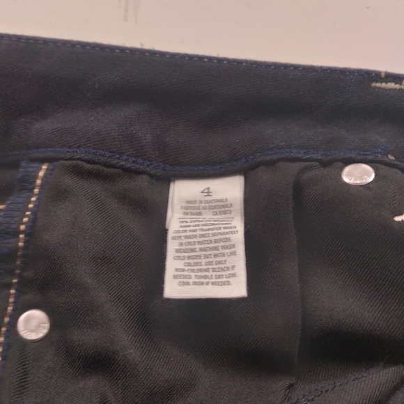 American Eagle dark blue denim stretch size 4 shorts frayed hem - Picture 6 of 9